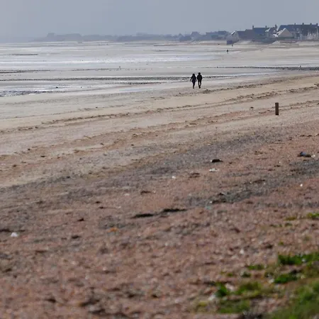 Independante Avec Vue Sur Et Marais Du Littoral, Salle De Bain Et Wc Privatifs , Kitchenette Et Terrasse Partagees