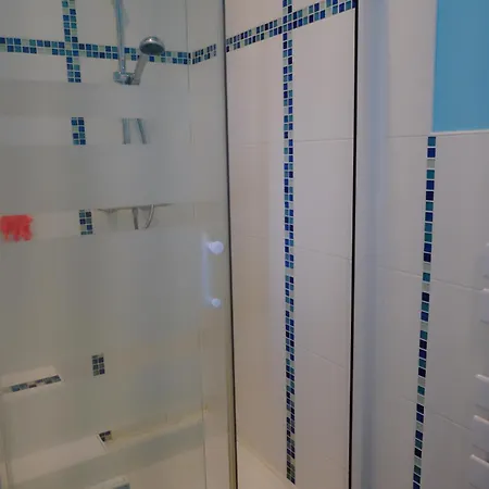 Homestay Independante Avec Vue Sur Et Marais Du Littoral, Salle De Bain Et Wc Privatifs , Kitchenette Et Terrasse Partagees