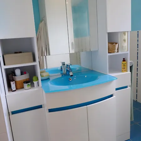 Independante Avec Vue Sur Et Marais Du Littoral, Salle De Bain Et Wc Privatifs , Kitchenette Et Terrasse Partagees *